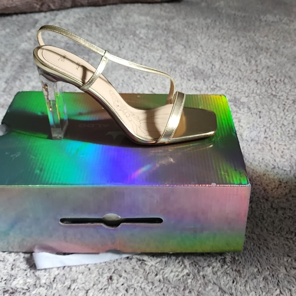 Disney Belle Aldo Heels - Picture 2 of 6